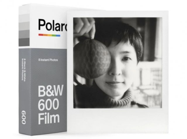 POLAROID B&W SX-70 Film with 8 exposures -  analogue